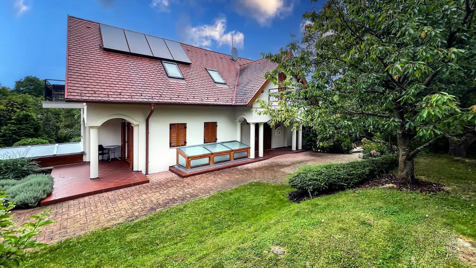 Ozkut Apartmanhaz Olmod Bagian luar foto