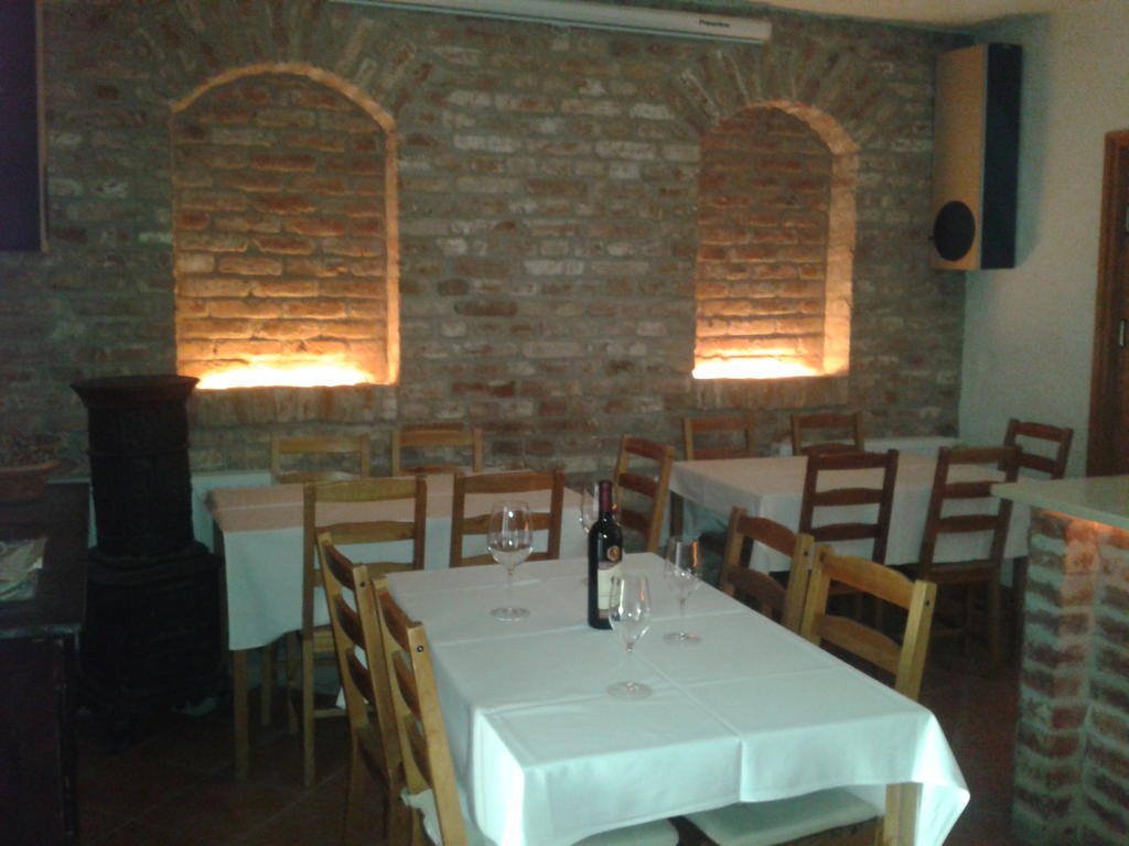 Ozkut Apartmanhaz Olmod Bagian luar foto